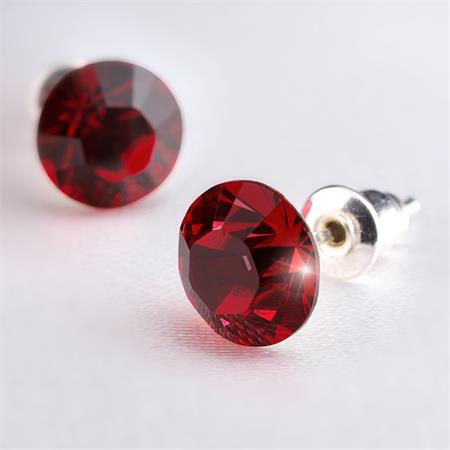 Fülbevaló, siam sötét piros SWAROVSKI® kristállyal, csúcsos, 8mm, ART CRYSTELLA®